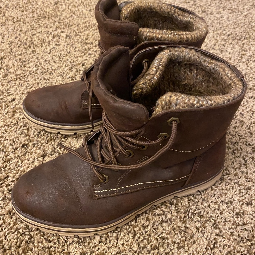 White Mountain Lace Up Ankle Boots